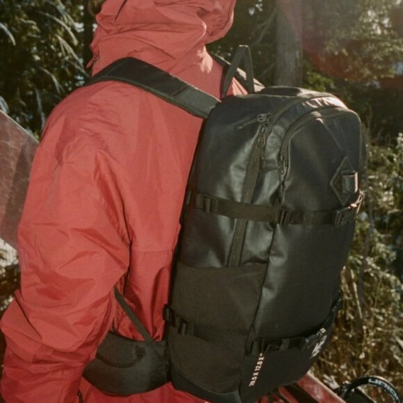 New Herschel Supply All Season Backpack 29L Black outdoor travel fashion $150msr - Picture 3 of 7